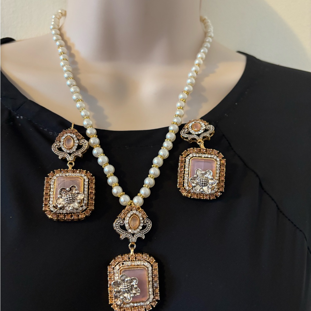 Elegant Pearl And Pink Stone Pendant Necklace With Earrings 35$